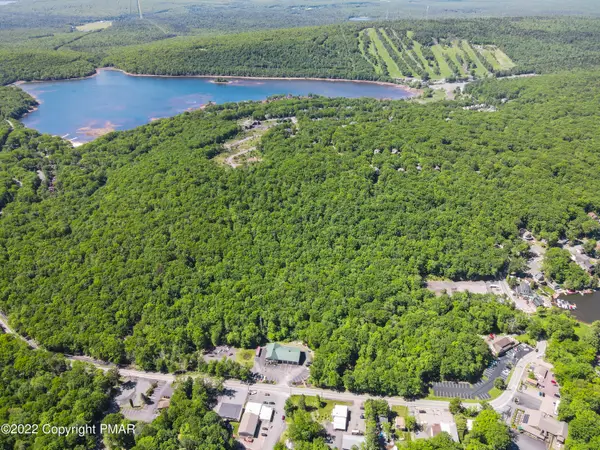 1 S Lake Drive, Lake Harmony, PA 18624