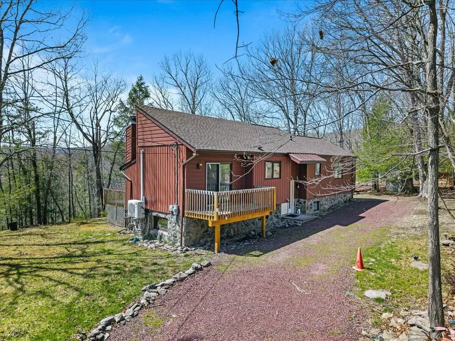 619 Clubhouse Drive, East Stroudsburg, PA 18302 - Image #2