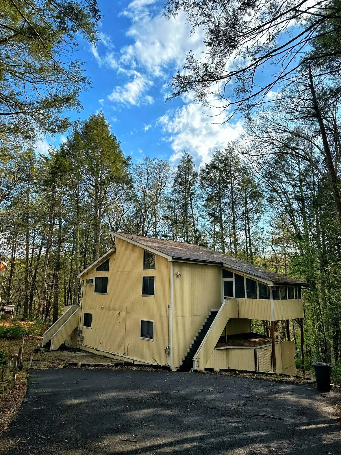 207 Manchester Drive, Bushkill, PA 18324 - Image #1