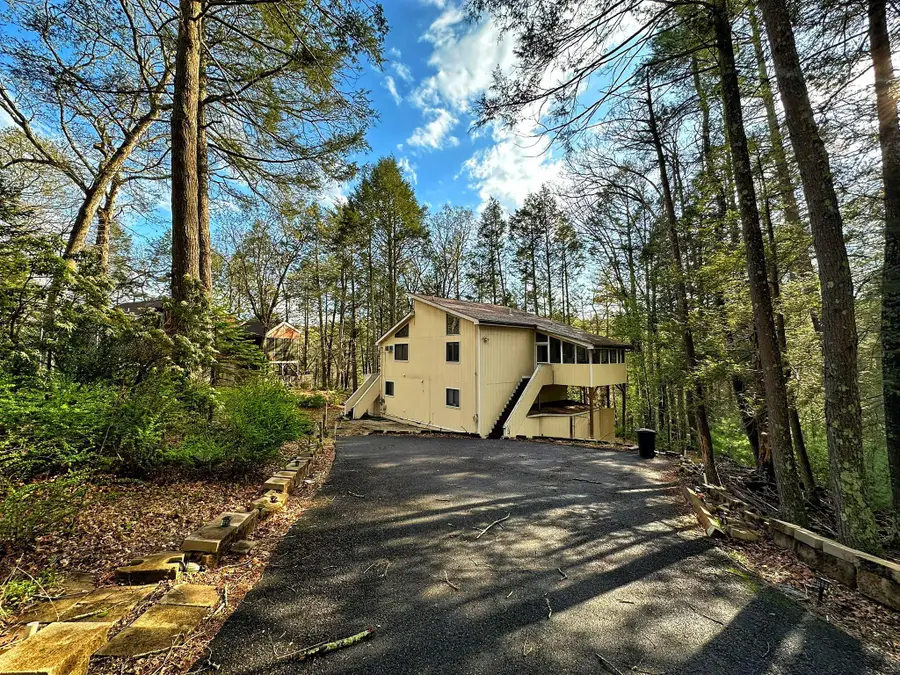 207 Manchester Drive, Bushkill, PA 18324 - Image #3