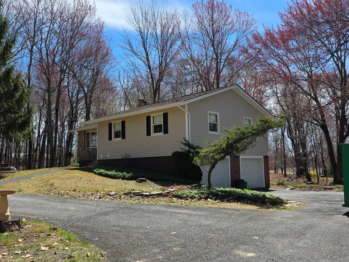 166 Applewood Drive, Swiftwater, PA 18370 - Image #1