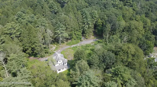 2320 Paradise Trail, East Stroudsburg, PA 18301