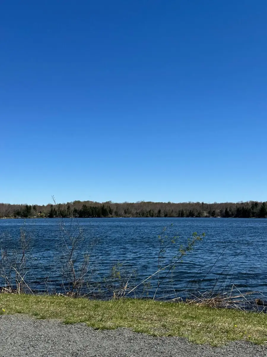 211 Alter Avenue, Pocono Summit, PA 18346 - Image #3