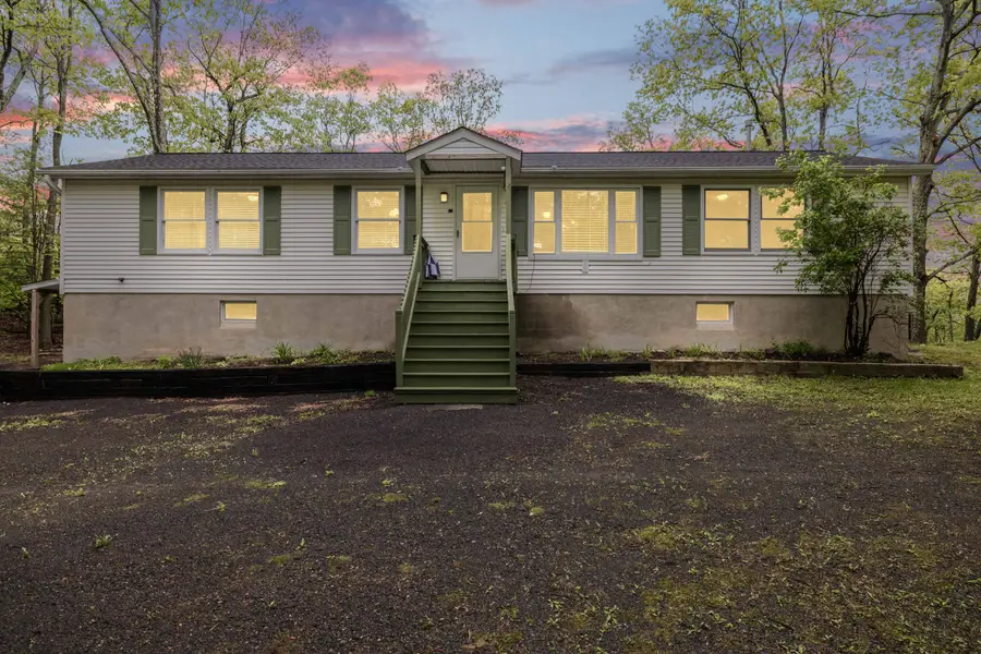 198 Castle Drive, East Stroudsburg, PA 18302 - Image #2