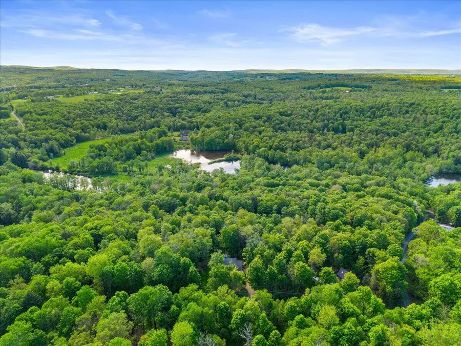 161 Fawnwood Drive, Greentown, PA 18426 - Image #2