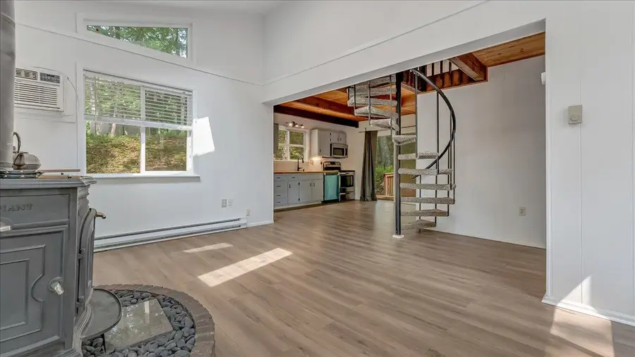 5015 Woodbridge Drive E, Bushkill, PA 18324 - Image #3