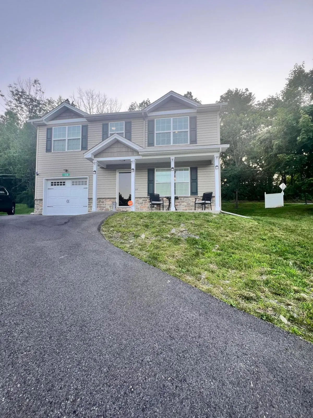 108 Holmgren Dr Drive, Stroudsburg, PA 18360 - Image #1