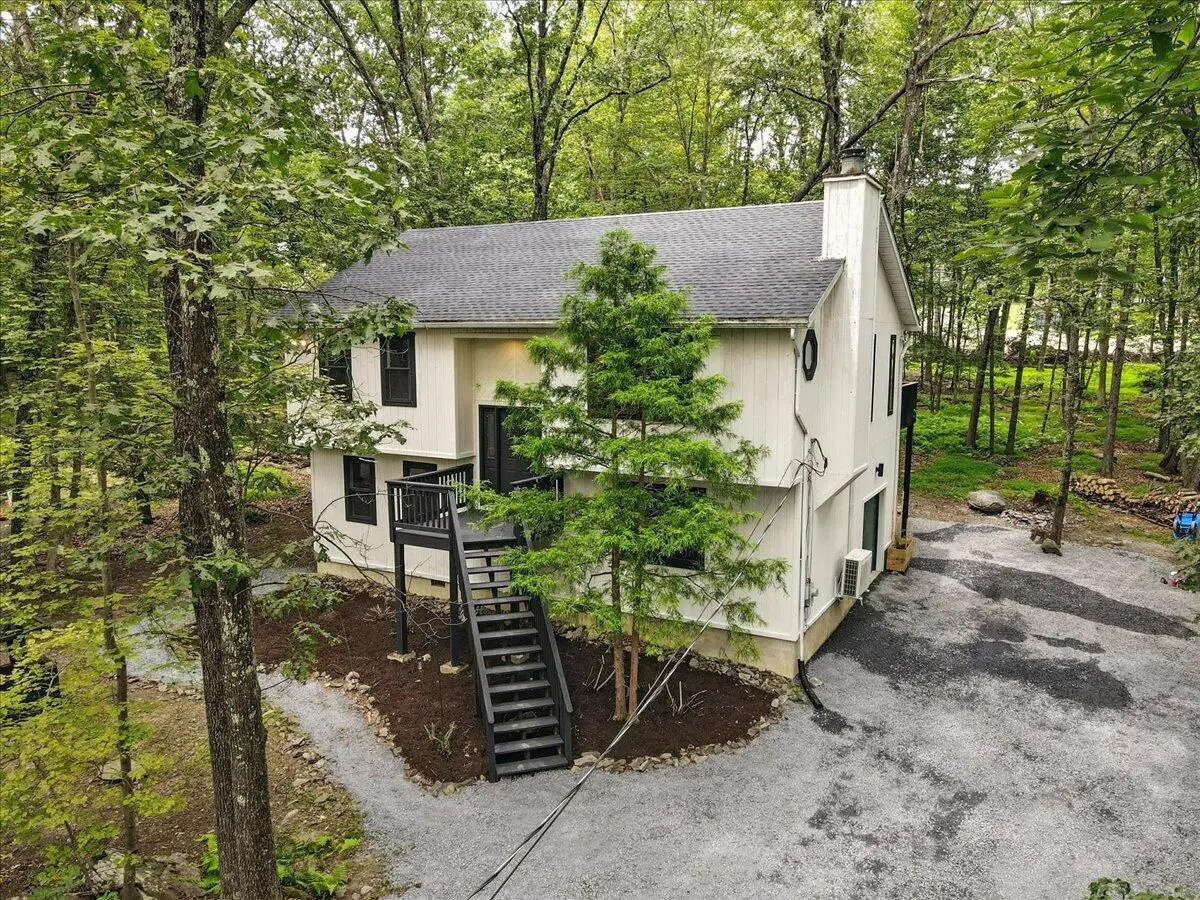 754 Clubhouse Drive, East Stroudsburg, PA 18302 - Image #1