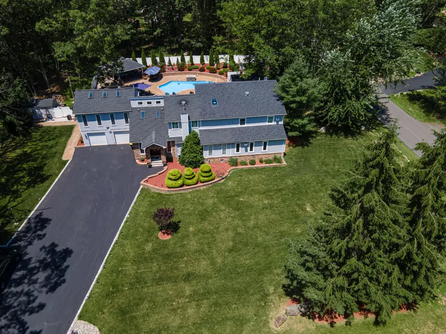 1555 Longleaf Drive, Effort, PA 18330 - Image #2