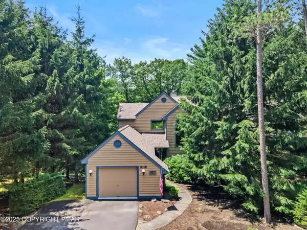 2161 Oak Hill Drive, Buck Hill Falls, PA 18323