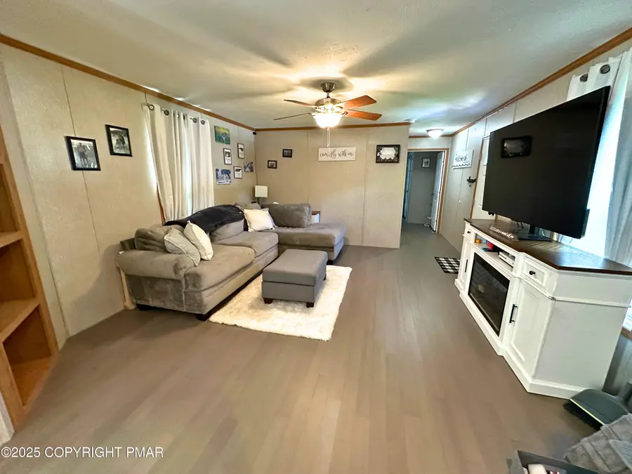 187 Creekside Manor Drive, Lehighton, PA 18235 - Image #3