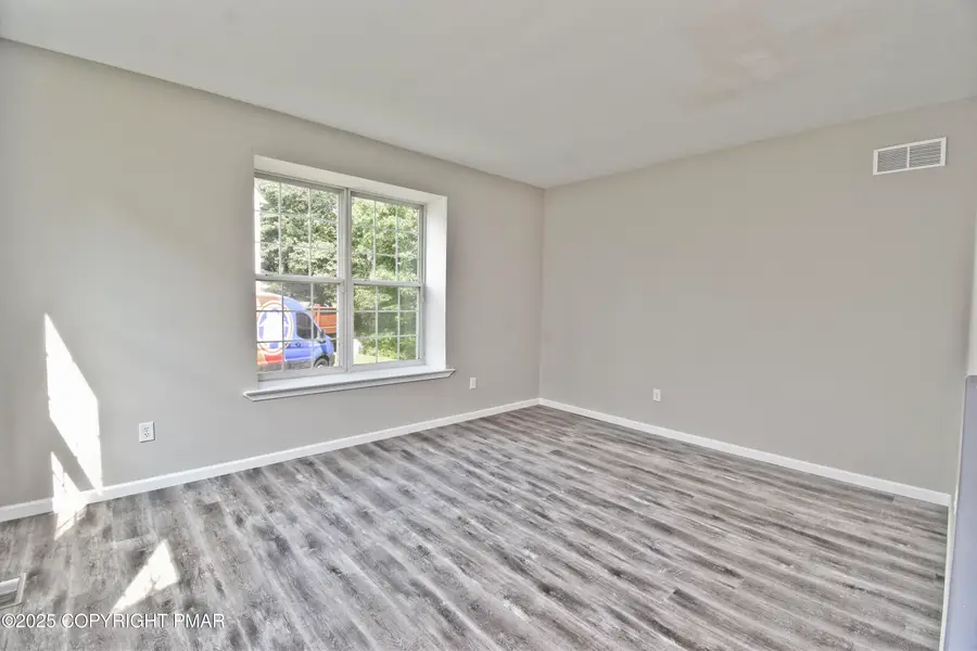 557 Marco Way, East Stroudsburg, PA 18302 - Image #2