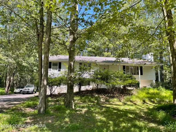 272 Stillwater Drive, Pocono Summit, PA 18346