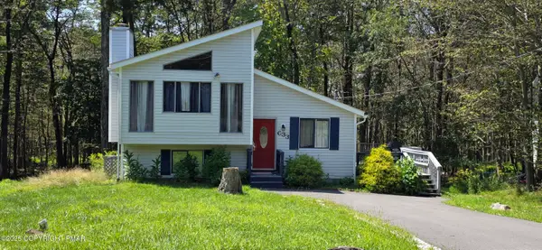 3136 Carobeth Drive, Tobyhanna, PA 18466