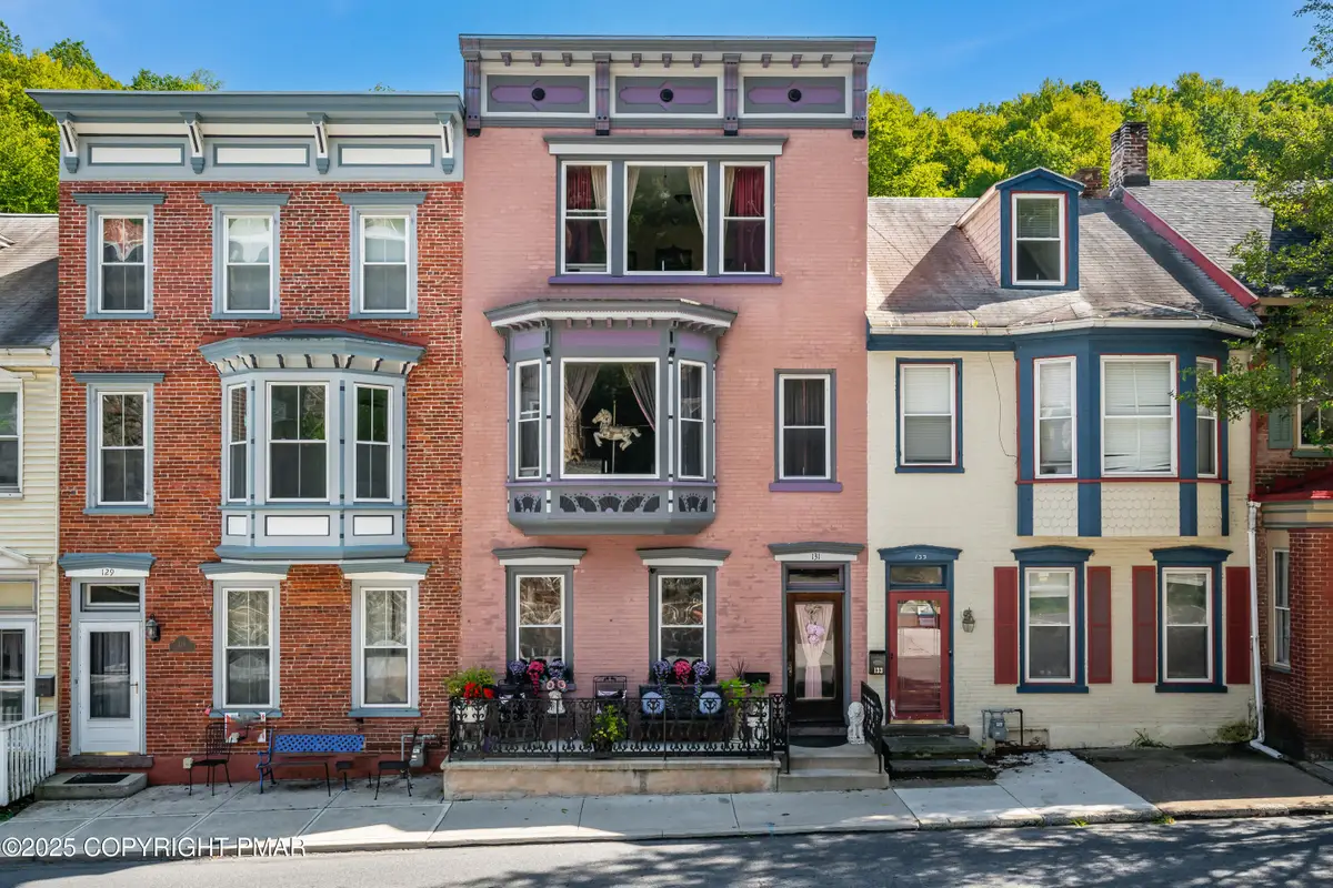 131 W Broadway, Jim Thorpe, PA 18229 - #1