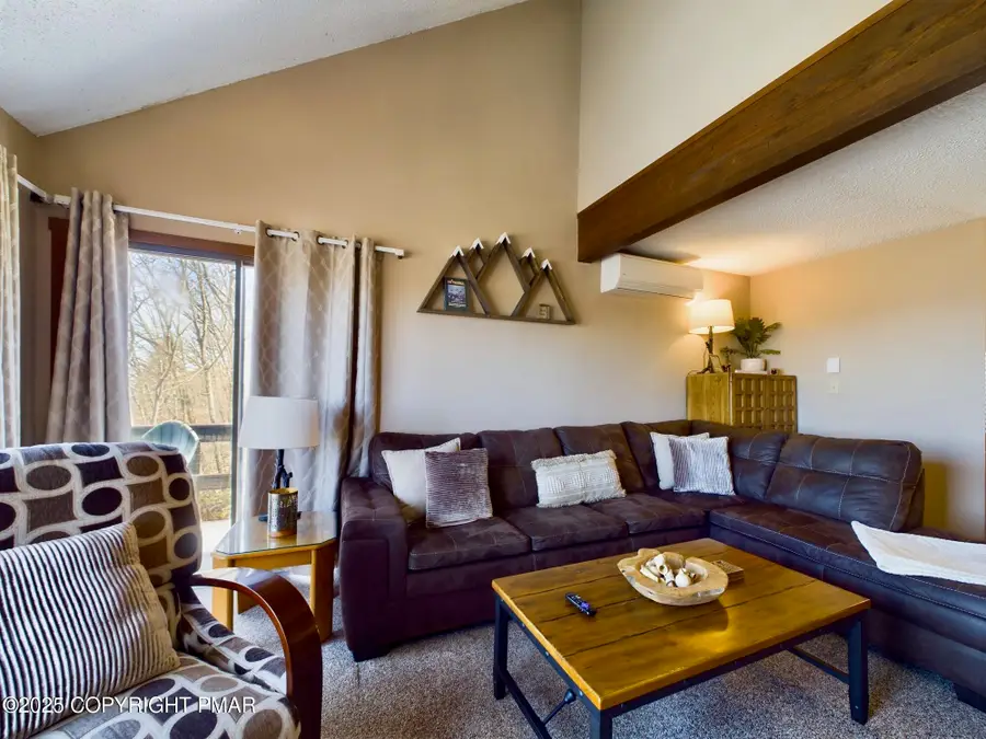 217 Cross Country Lane, Tannersville, PA 18372 - Image #2