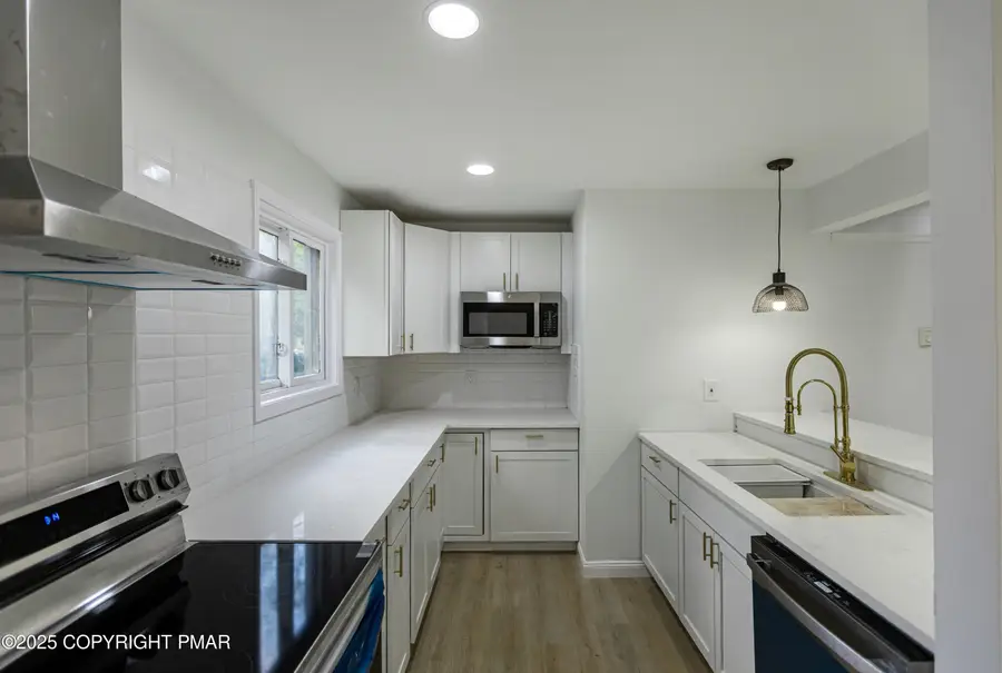 3084 Briarwood Drive, Tobyhanna, PA 18466 - Image #2