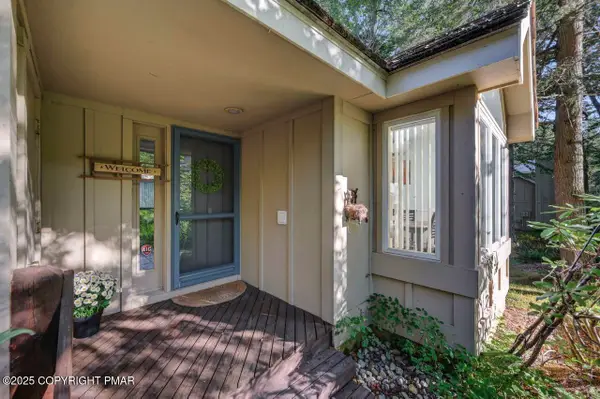 612 Uncas Lane, Pocono Pines, PA 18350