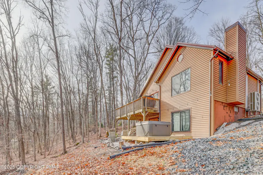 2463 Larkspur Drive, Stroudsburg, PA 18360 - Image #2