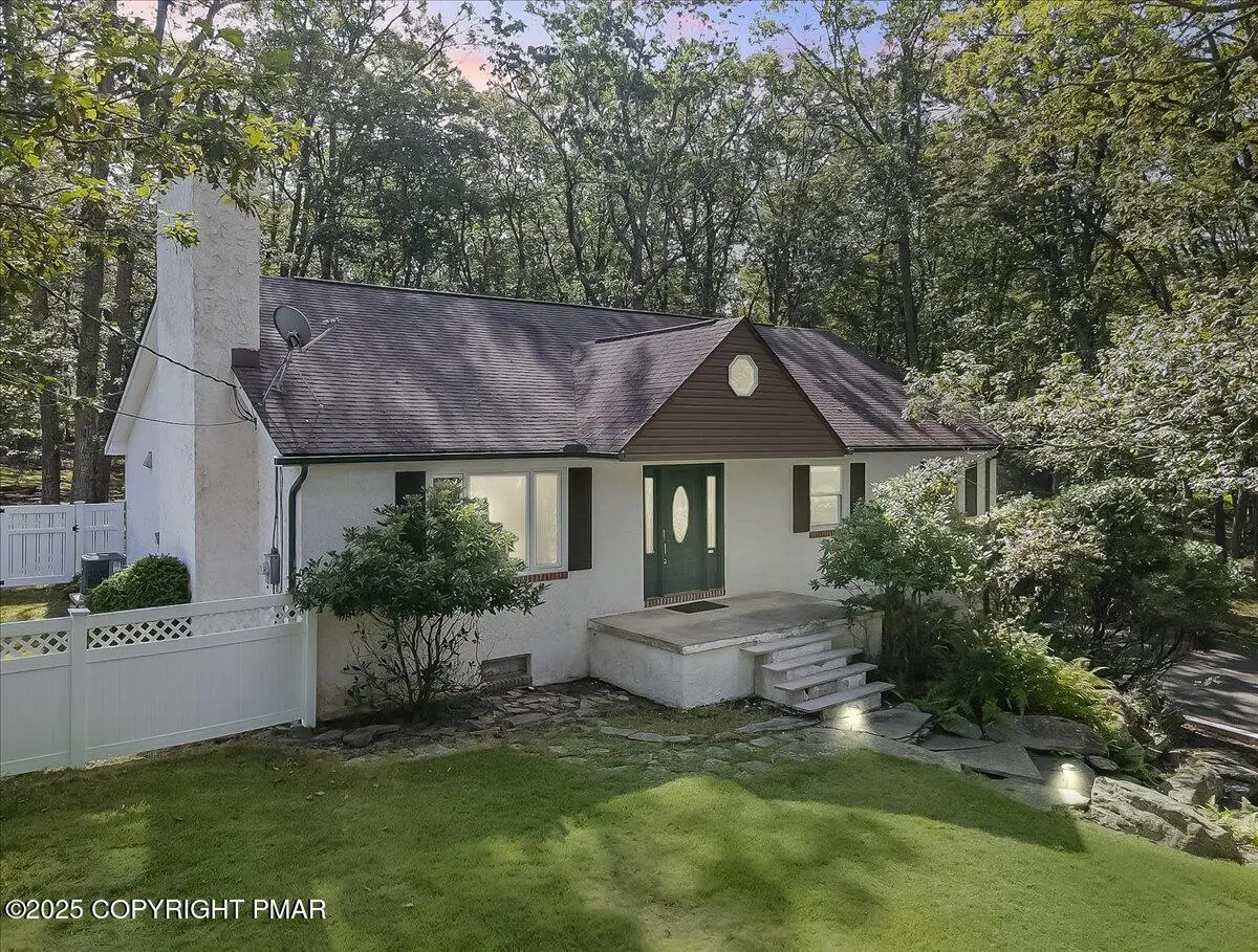 218 East Court, Cresco, PA 18326 - Image #1