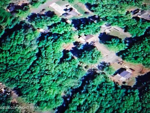 Mohican Road 199, East Stroudsburg, PA 18302