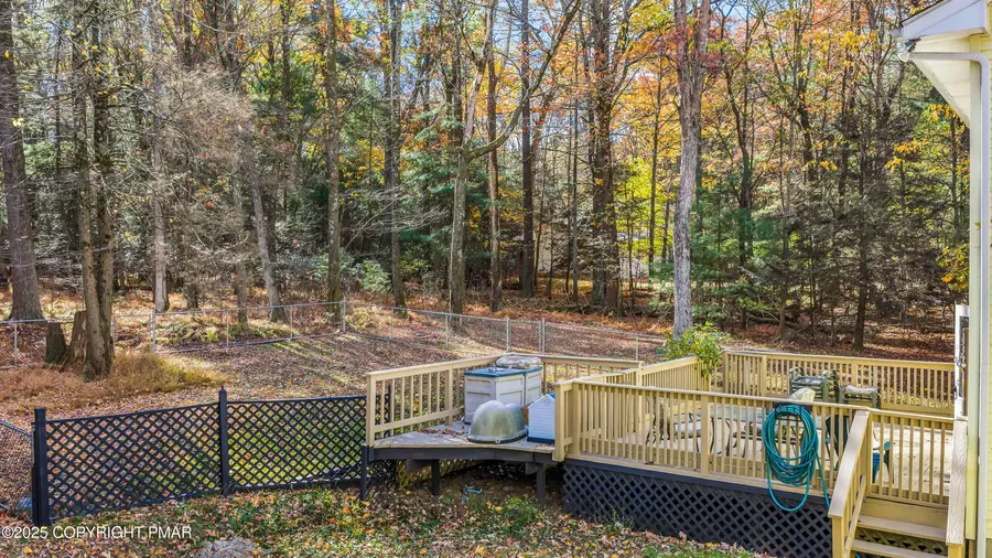 587 Long Mountain Road, Effort, PA 18330 - Image #3