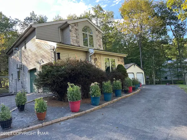 811 Knoll Drive, East Stroudsburg, PA 18302