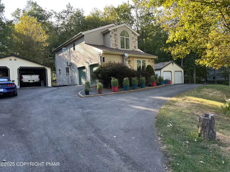 811 Knoll Drive, East Stroudsburg, PA 18302 - Image #2