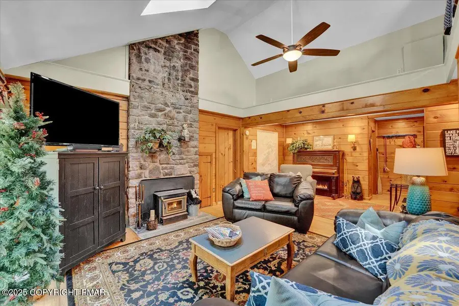 78 Crest Drive, Lake Harmony, PA 18624 - Image #2