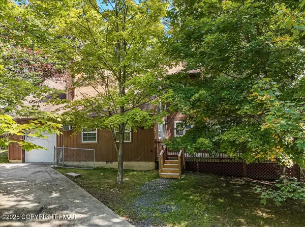 153 Segatti Circle, Bushkill, PA 18324