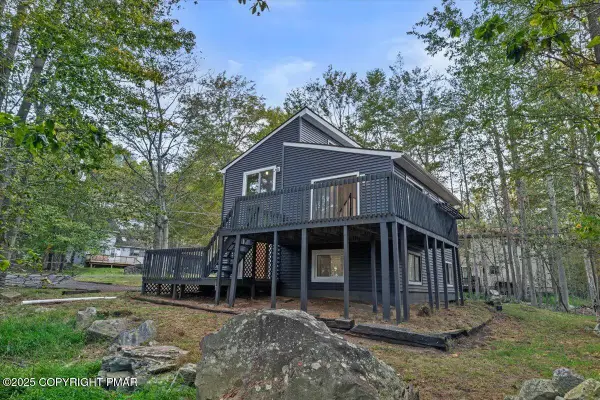 2914 Fairhaven Drive, Tobyhanna, PA 18466