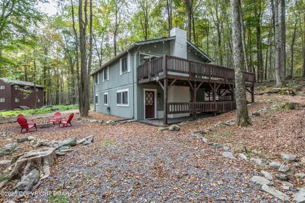 1827 Stag Run, Pocono Lake, PA 18347