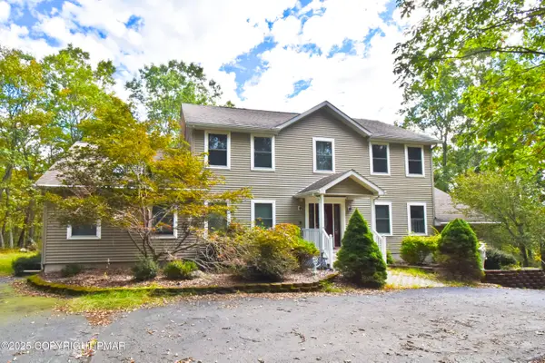 1058 Dewberry Drive, Hawley, PA 18428
