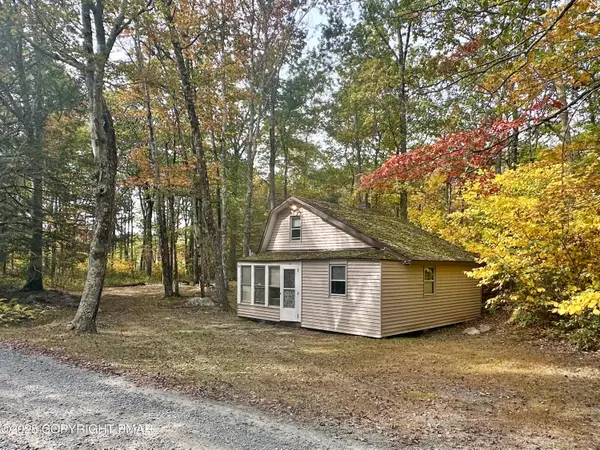 141 Hobday Road, Lords Valley, PA 18428