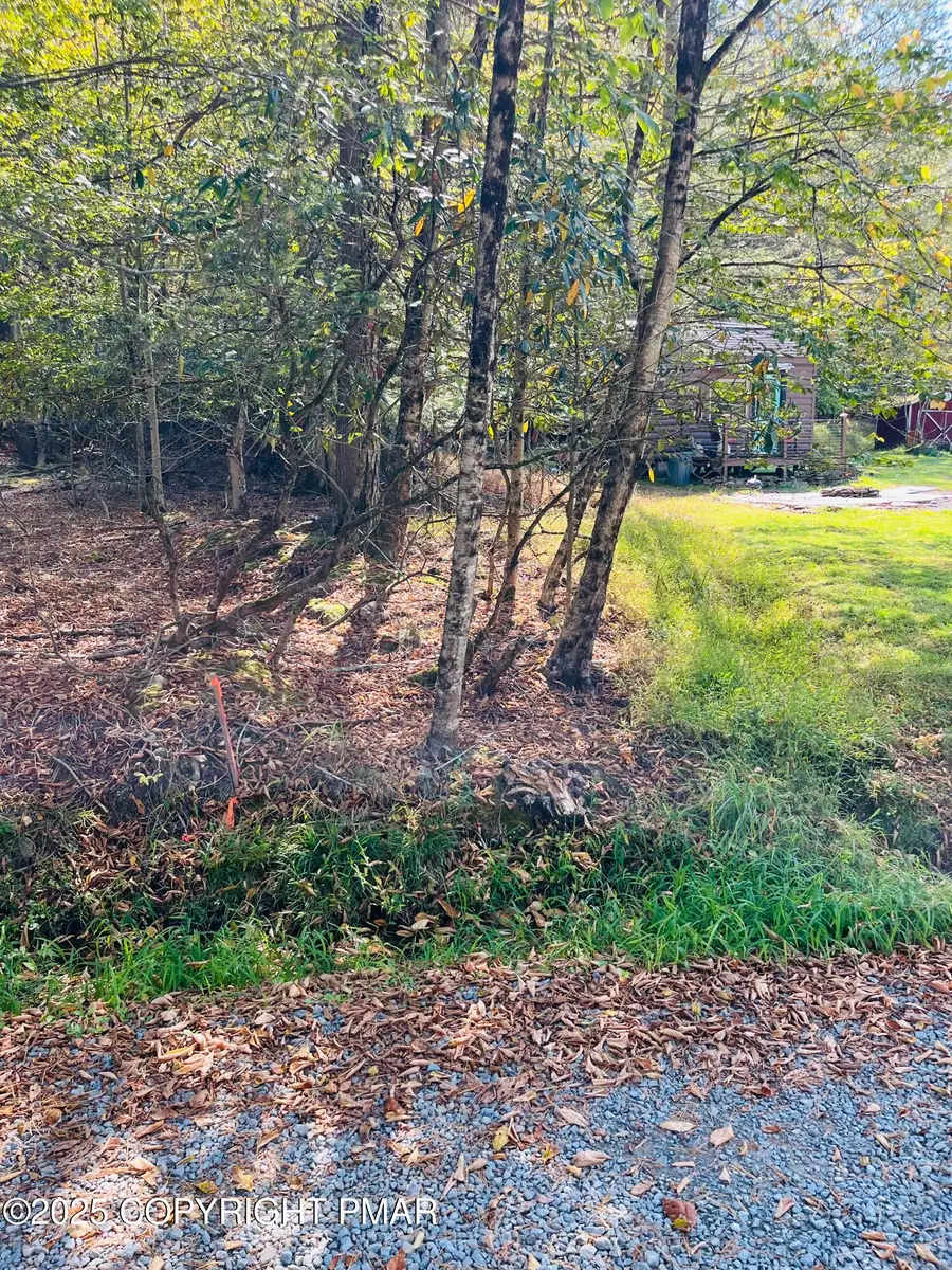 114 Riverside Drive, Greentown, PA 18426 - Image #2