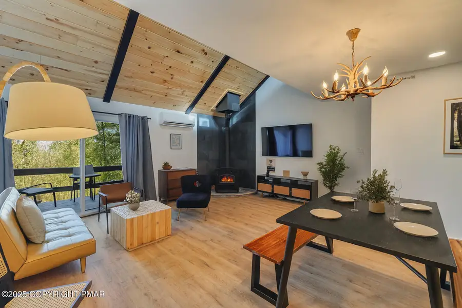 4 Middle Village Way, Tannersville, PA 18372 - Image #3