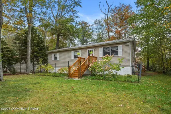 1167 Trapper Lane, Pocono Summit, PA 18346