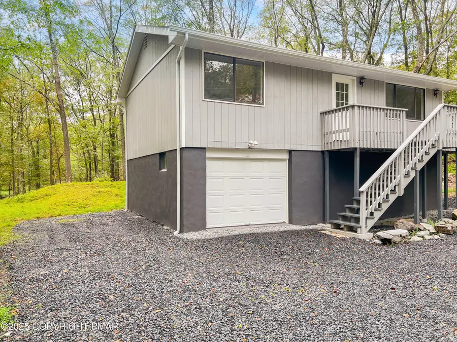 319 Whippoorwill Drive, Bushkill, PA 18324 - Image #2