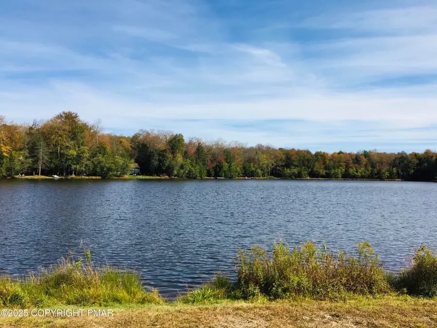 201 Sir Jeoffrey Court, Pocono Lake, PA 18347 - Image #2