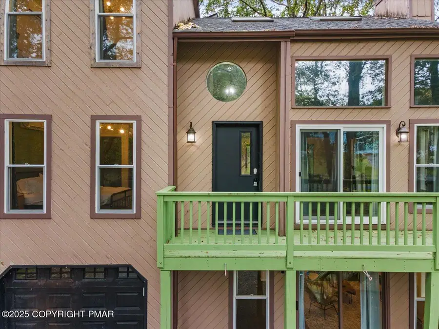 317 Robinwood Terrace, East Stroudsburg, PA 18301 - Image #2