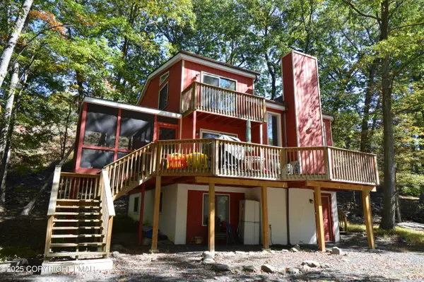 128 Ashley Court, Bushkill, PA 18324