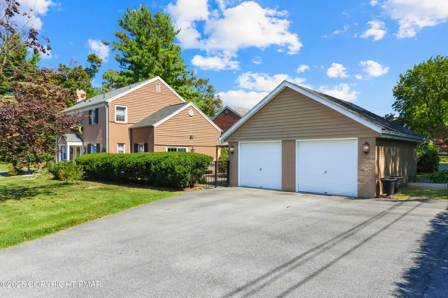 922 Beverly Avenue, Bethlehem, PA 18018 - Image #2