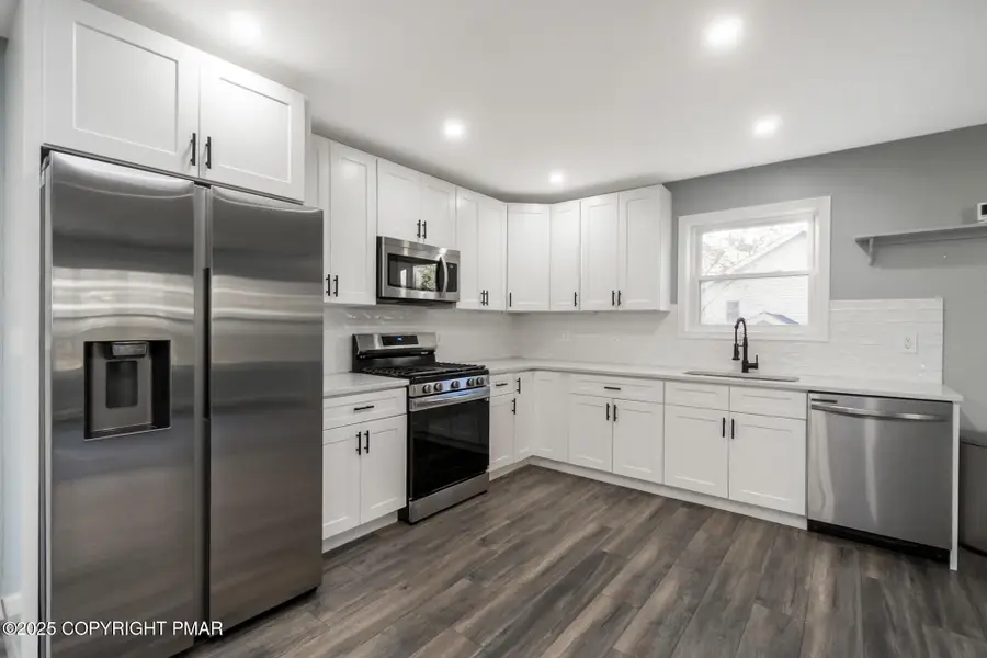 411 Alter Avenue, Pocono Summit, PA 18346 - Image #3