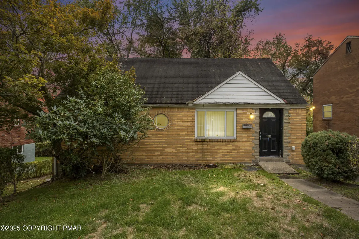 7841 Mark Drive, Verona, PA 15147 - Image #1