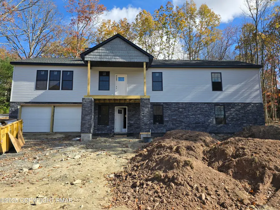 211 Brentwood Drive, Bushkill, PA 18324 - Image #2