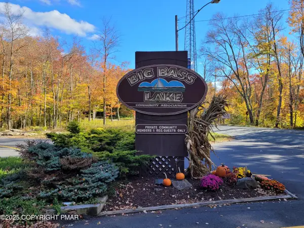 55 Partridge Place, Covington Township, PA 18424