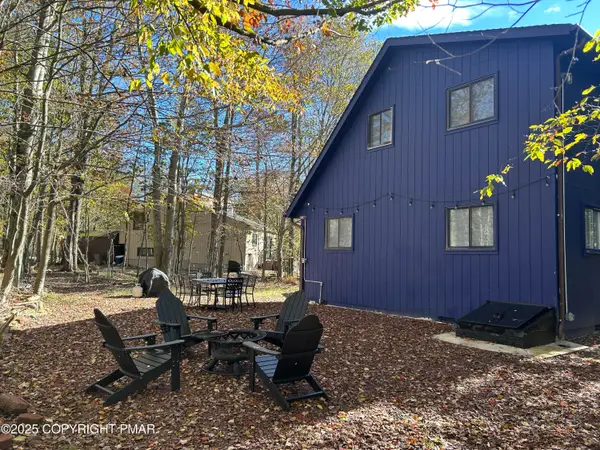 3537 Peak Drive, Tobyhanna, PA 18466