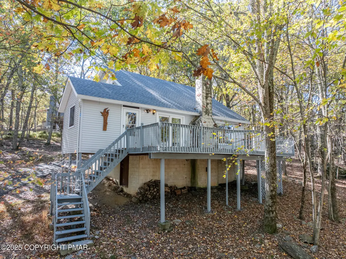 1562 Oak Lane, Bushkill, PA 18324 - Image #1