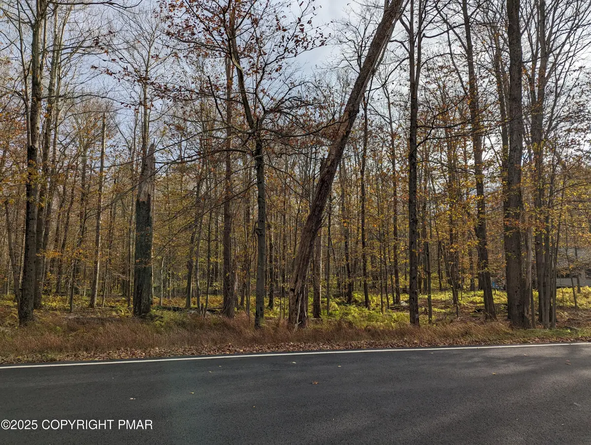 2809 Eaglesview Drive, Clifton Township, PA 18424 - Image #1