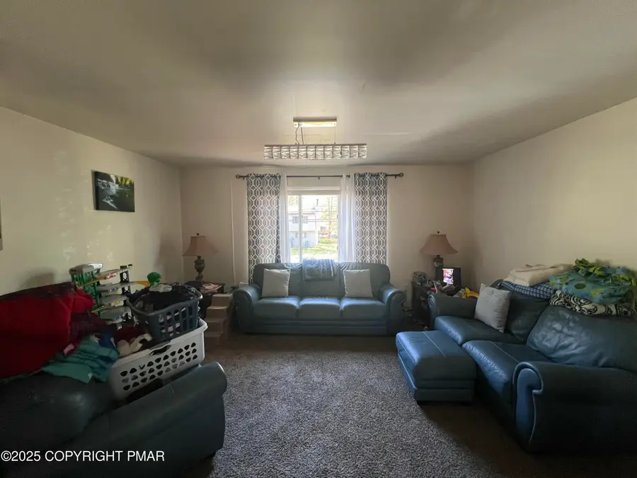 897 Country Place Drive, Tobyhanna, PA 18466 - Image #3